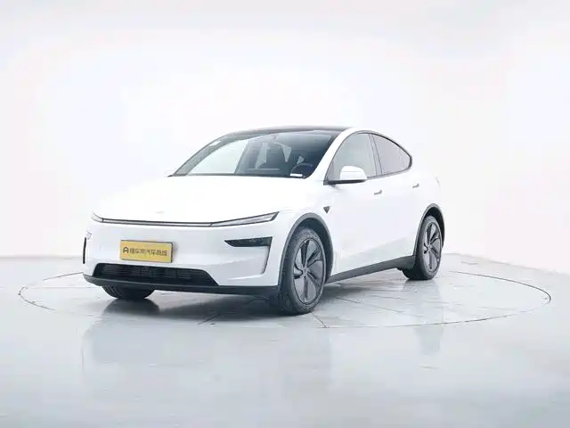 Tesla Model Y 2025