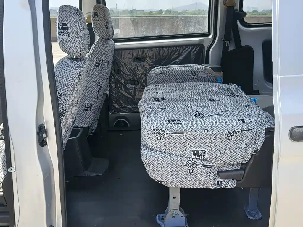 Wuling Hongguang V — миниатюра 12