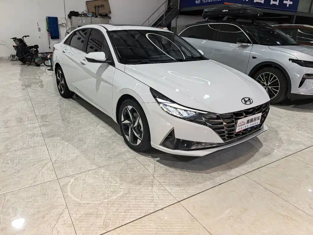 Hyundai Elantra — миниатюра 16