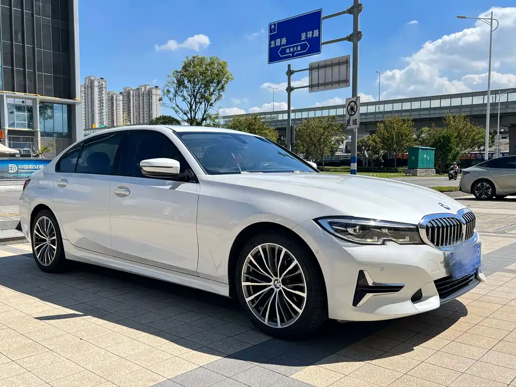 BMW 3 Series — миниатюра 4
