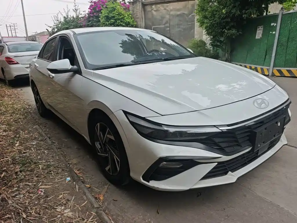 Hyundai Elantra — миниатюра 4