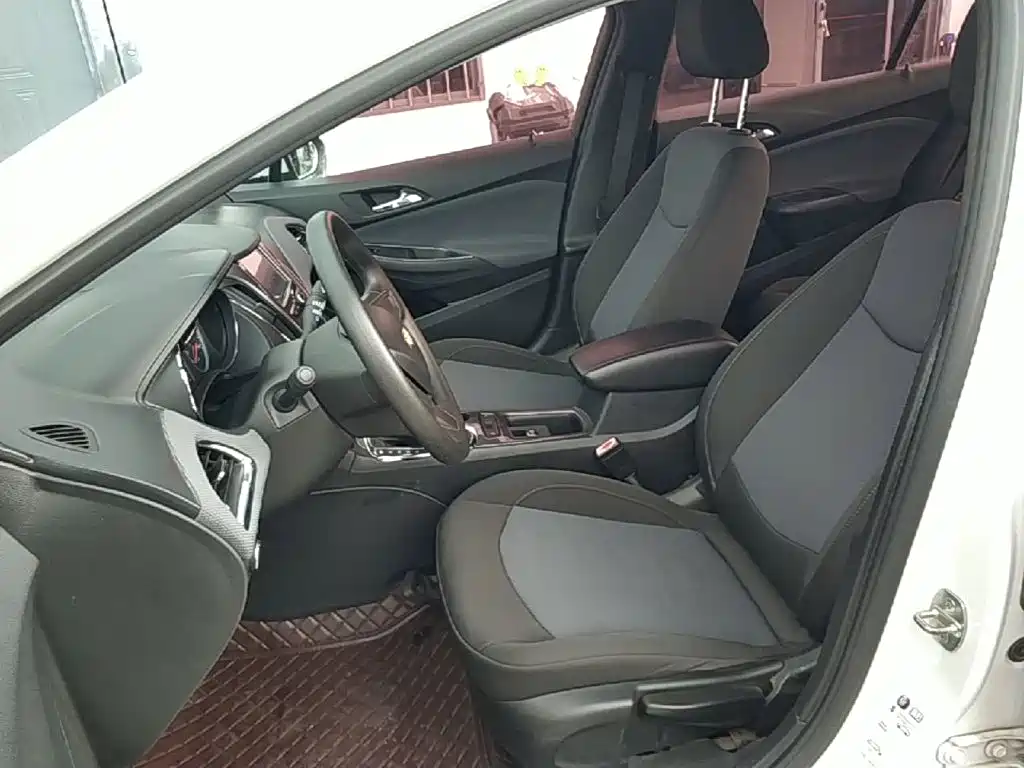 Chevrolet Cruze — миниатюра 15