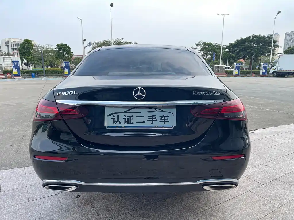 Mercedes-Benz E-Class — миниатюра 3
