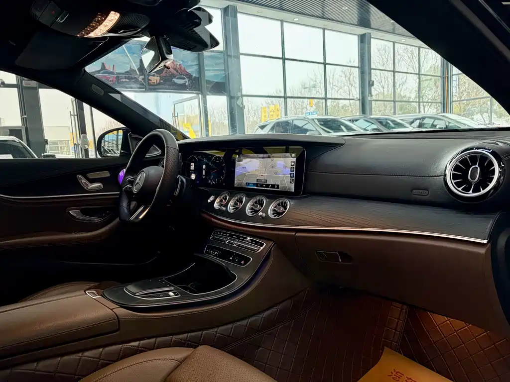 MERCEDES-BENZ E CLASS