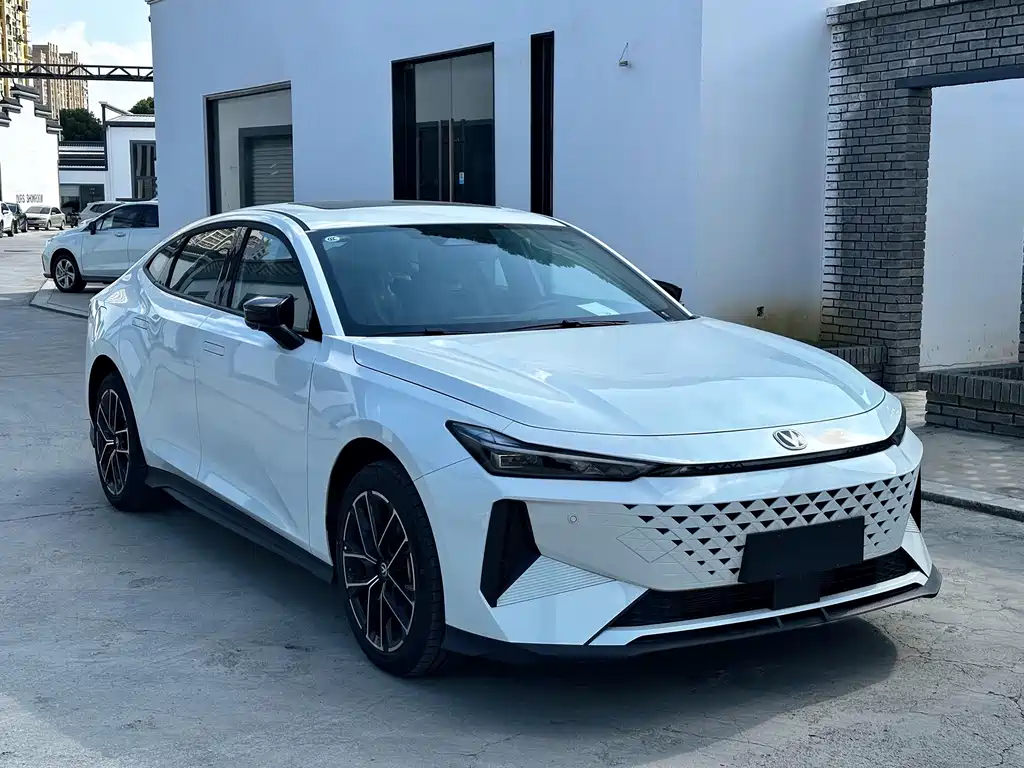 CHANGAN UNI V SMART IDD