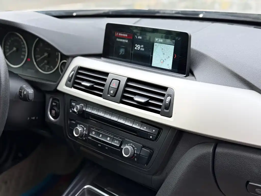 BMW 3 Series — миниатюра 9