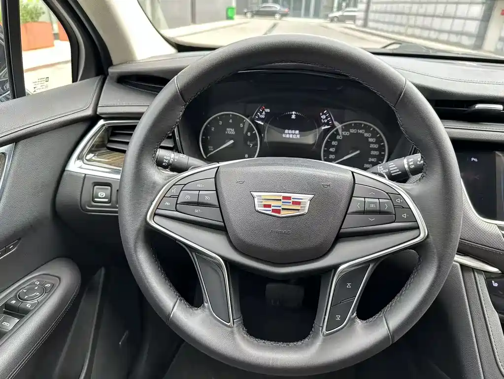 Cadillac XT5 — миниатюра 11