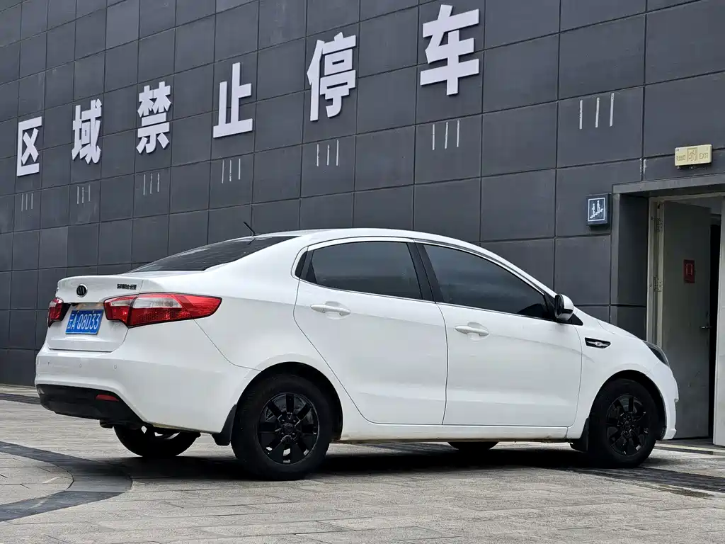 Kia K2 — миниатюра 11