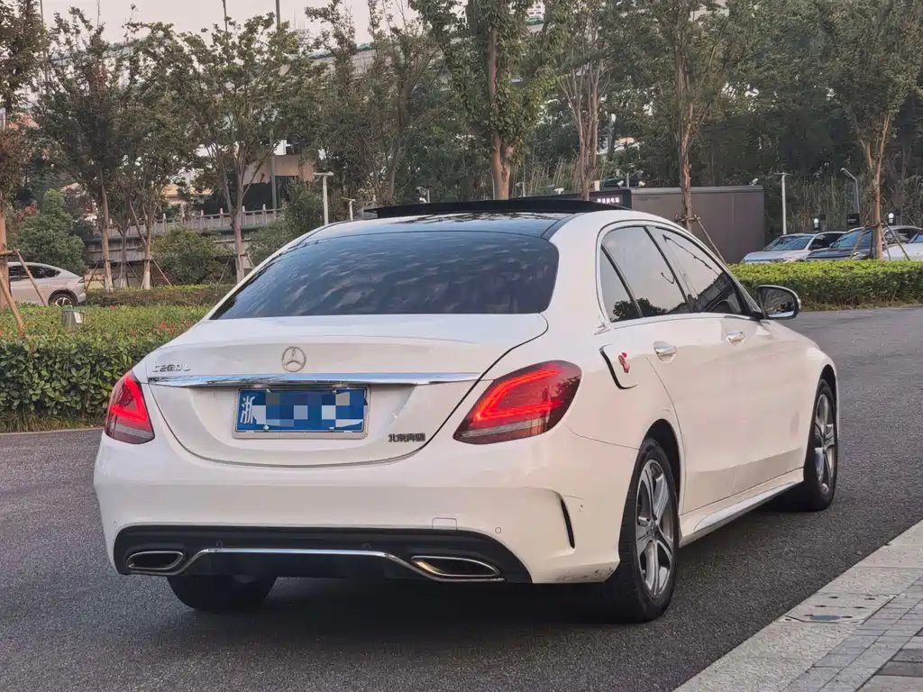 Mercedes-Benz C-Class — миниатюра 6