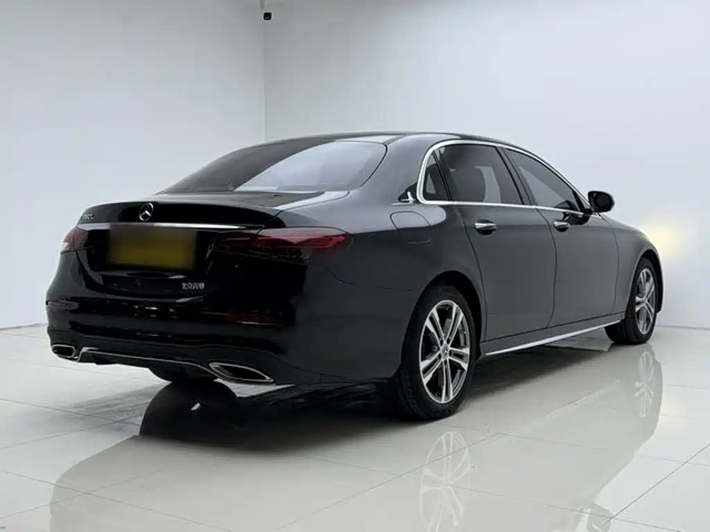 Mercedes-Benz E-Class — миниатюра 10