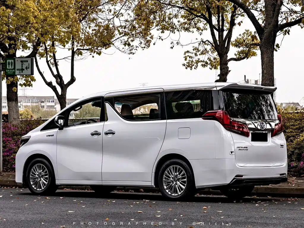 Toyota Alphard — фотографии объявления, Фото 19