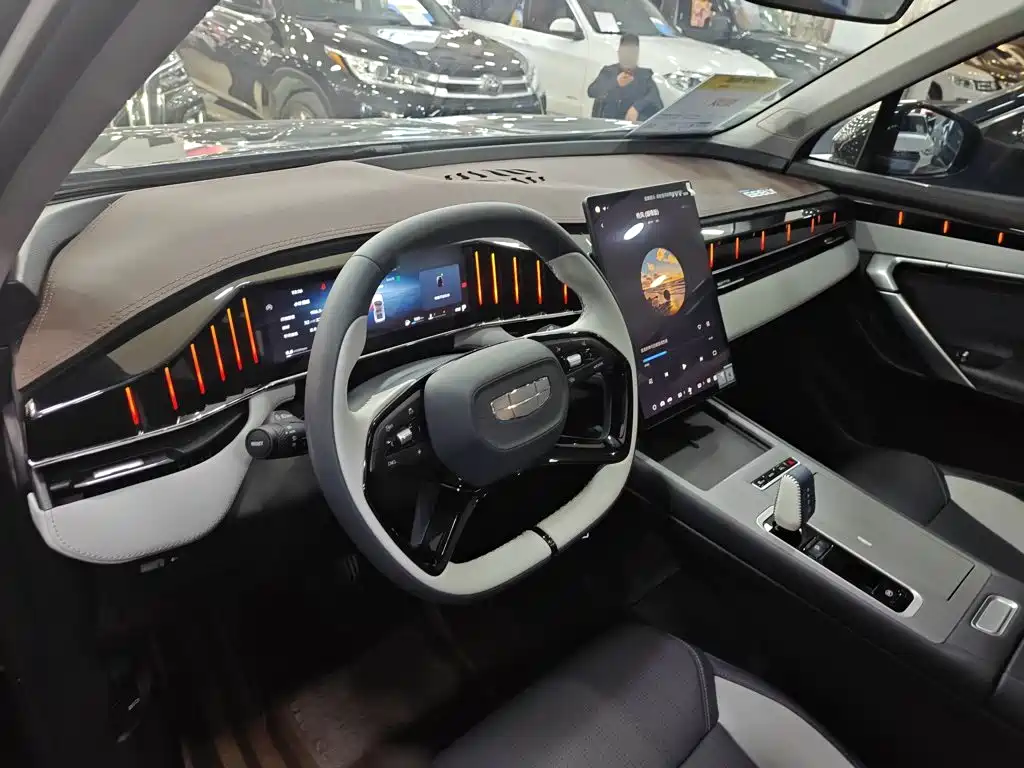 Geely Boyue L — миниатюра 18