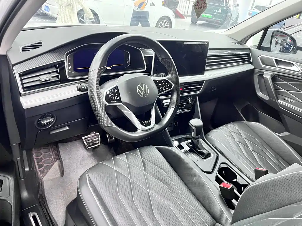 Volkswagen Tiguan L — миниатюра 4