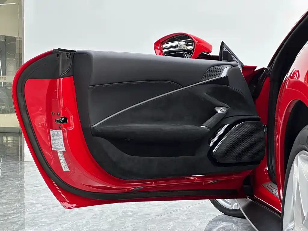 Ferrari Roma — миниатюра 10