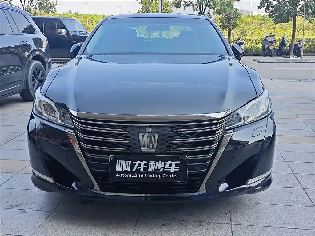 Toyota Crown — миниатюра 2