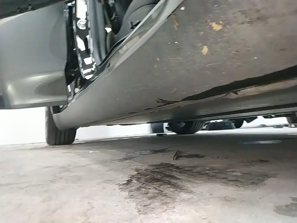 Tesla Model Y — миниатюра 21