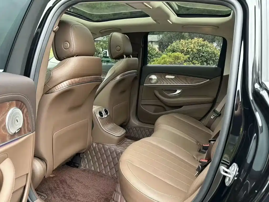 MERCEDES-BENZ E CLASS