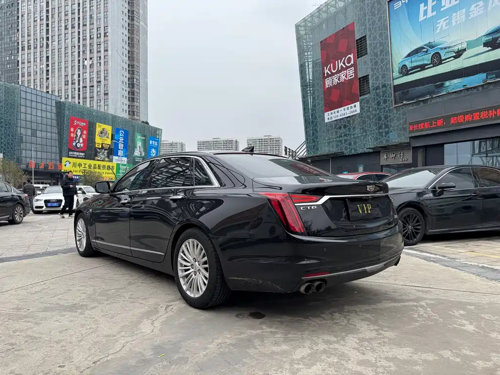 CADILLAC CT6