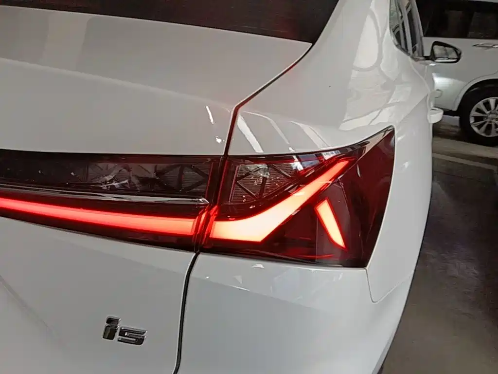 Roewe i5 — миниатюра 8