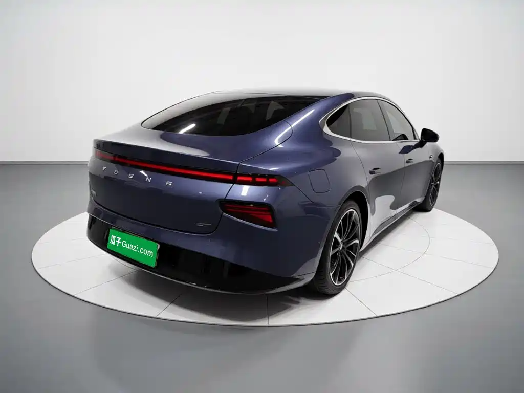 XPeng P7 — миниатюра 6