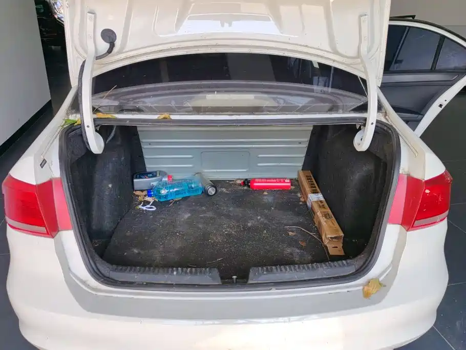 Volkswagen Santana — миниатюра 4