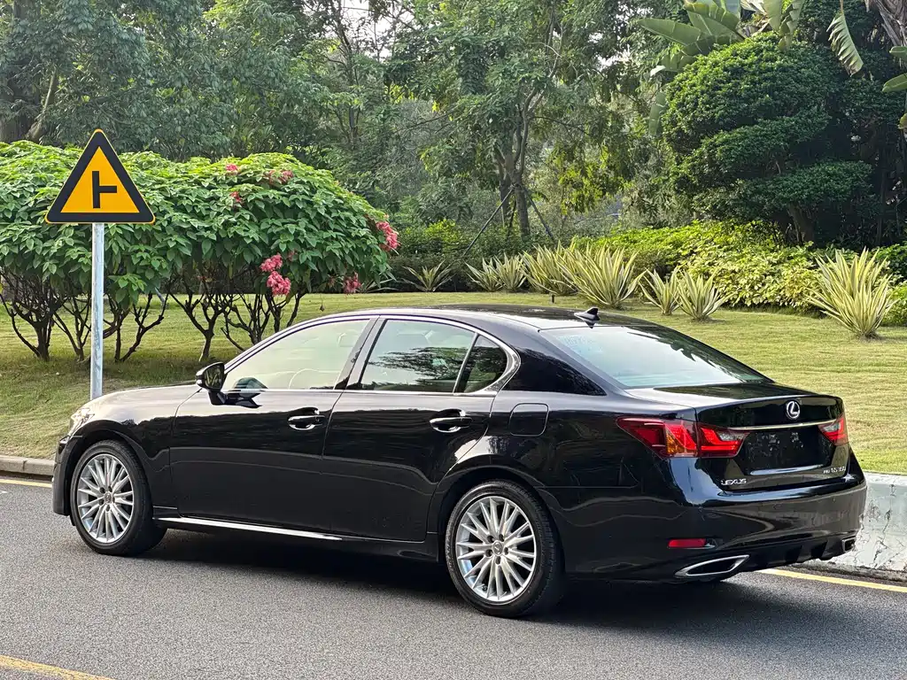 Lexus GS — миниатюра 5