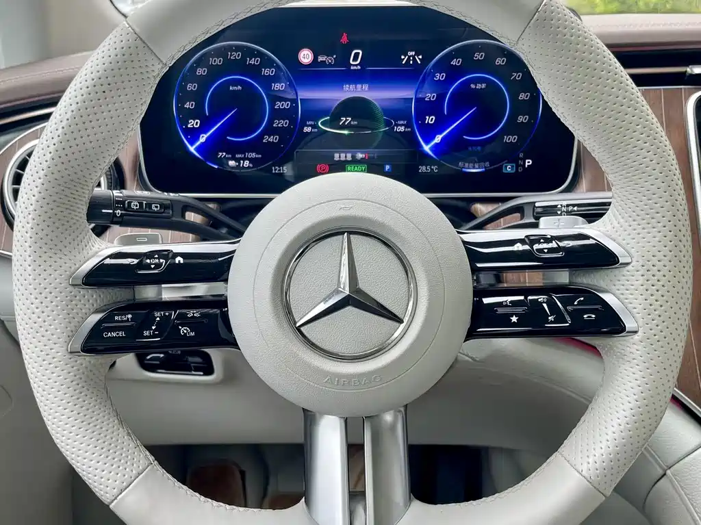 Mercedes-Benz EQE SUV — миниатюра 23