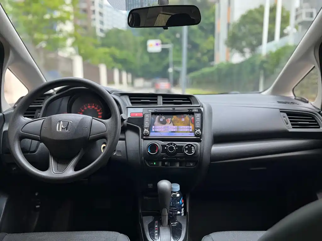 Honda Fit — миниатюра 10