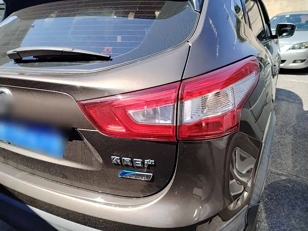 Nissan Qashqai — миниатюра 8