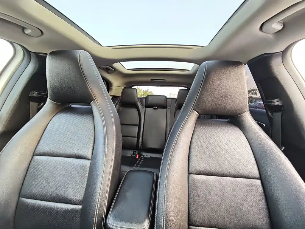 Mercedes-Benz GLA — миниатюра 10