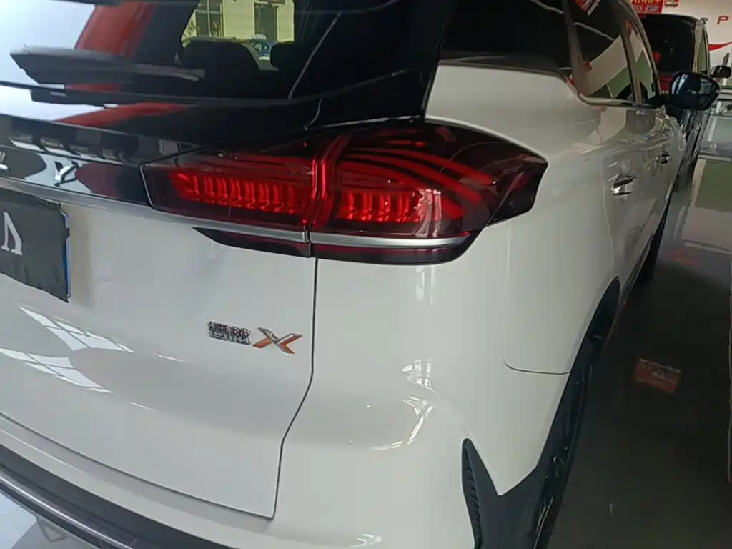 Geely Boyue — миниатюра 8