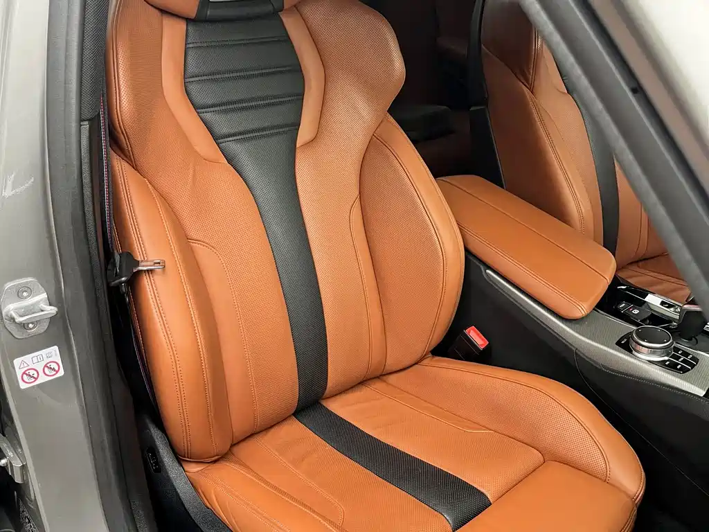 BMW M5 — миниатюра 9