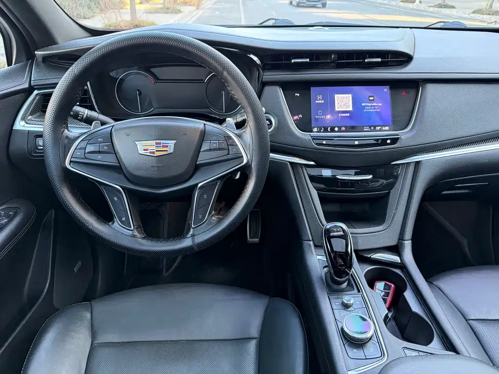 CADILLAC XT5