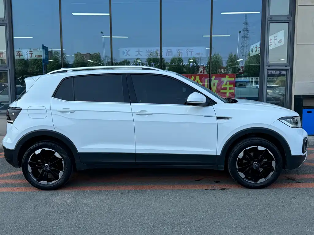 Volkswagen Tacqua 1.5L Auto Joy Connected Edition, фото 4