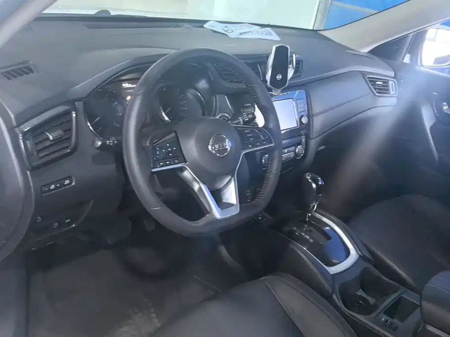 Nissan X-Trail — миниатюра 12