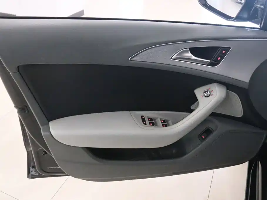 Audi A6L — миниатюра 12