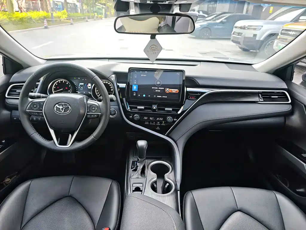 Toyota Camry — миниатюра 7