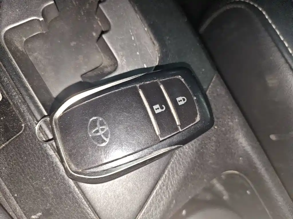Toyota RAV4 — миниатюра 9