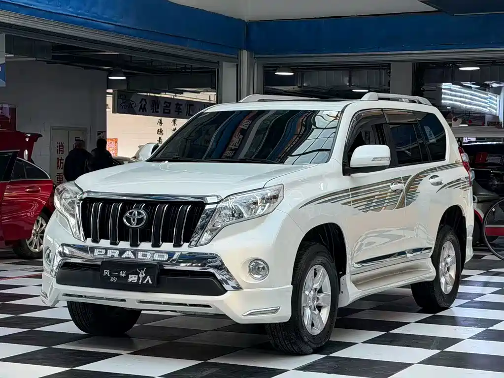 TOYOTA PRADO