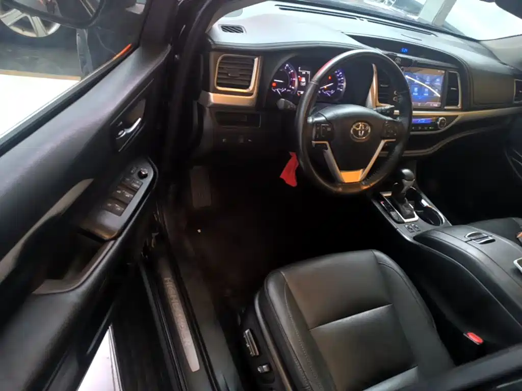 Toyota Highlander — миниатюра 16