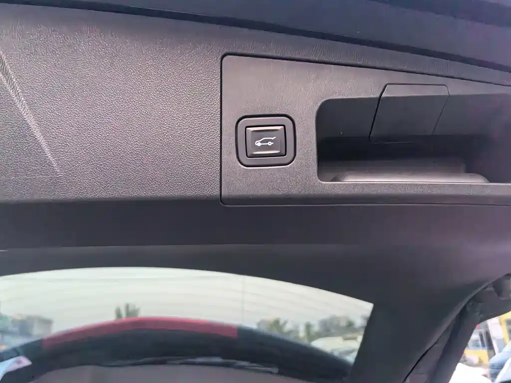 Cadillac XT5 — миниатюра 19