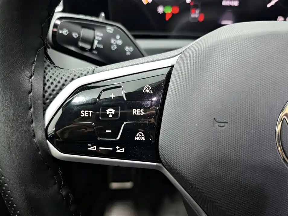 Volkswagen Tiguan L — миниатюра 15