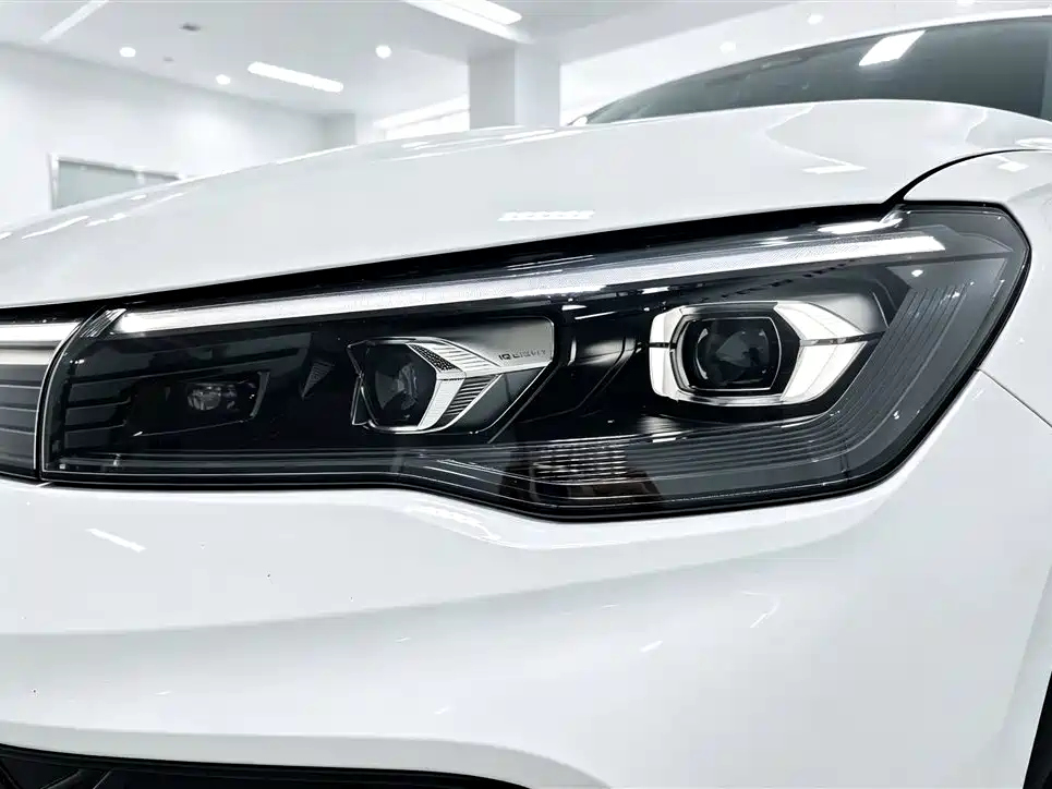 Volkswagen Tiguan L — миниатюра 26
