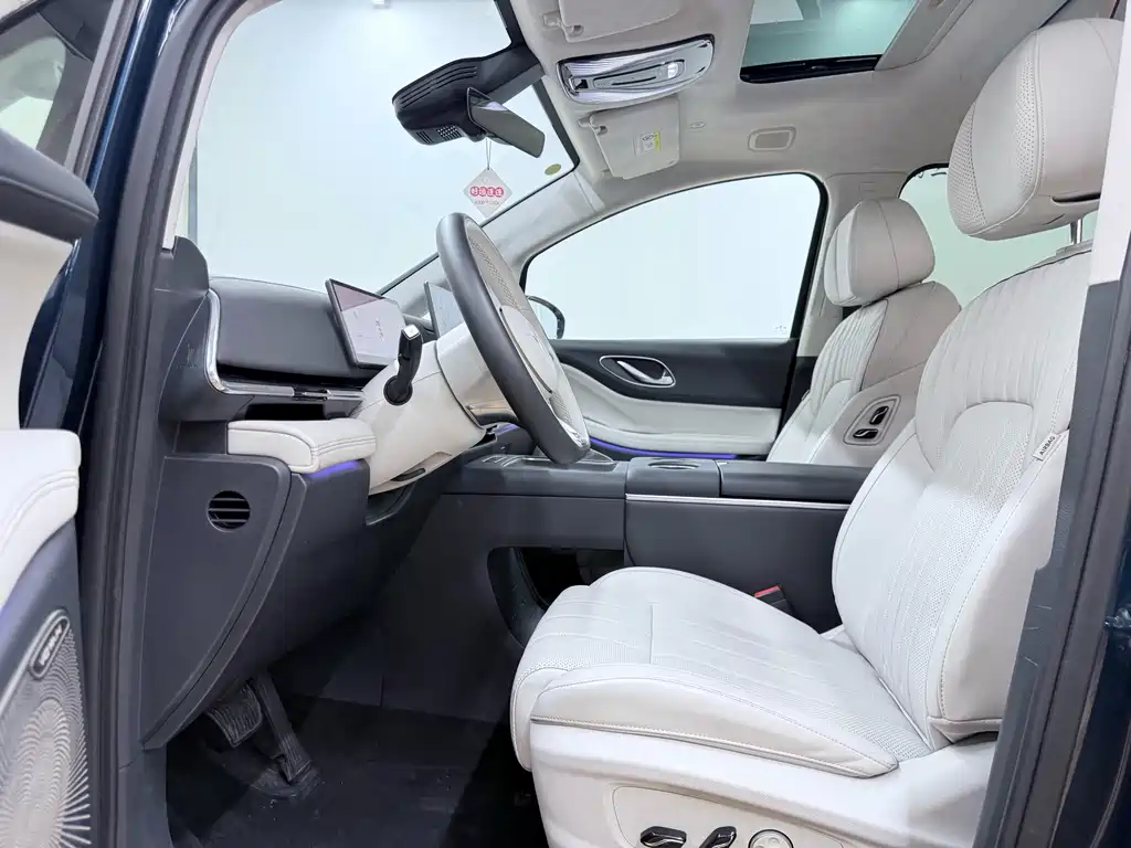Voyah Dreamer PHEV 4WD Flagship Kunpeng Edition, фото 18