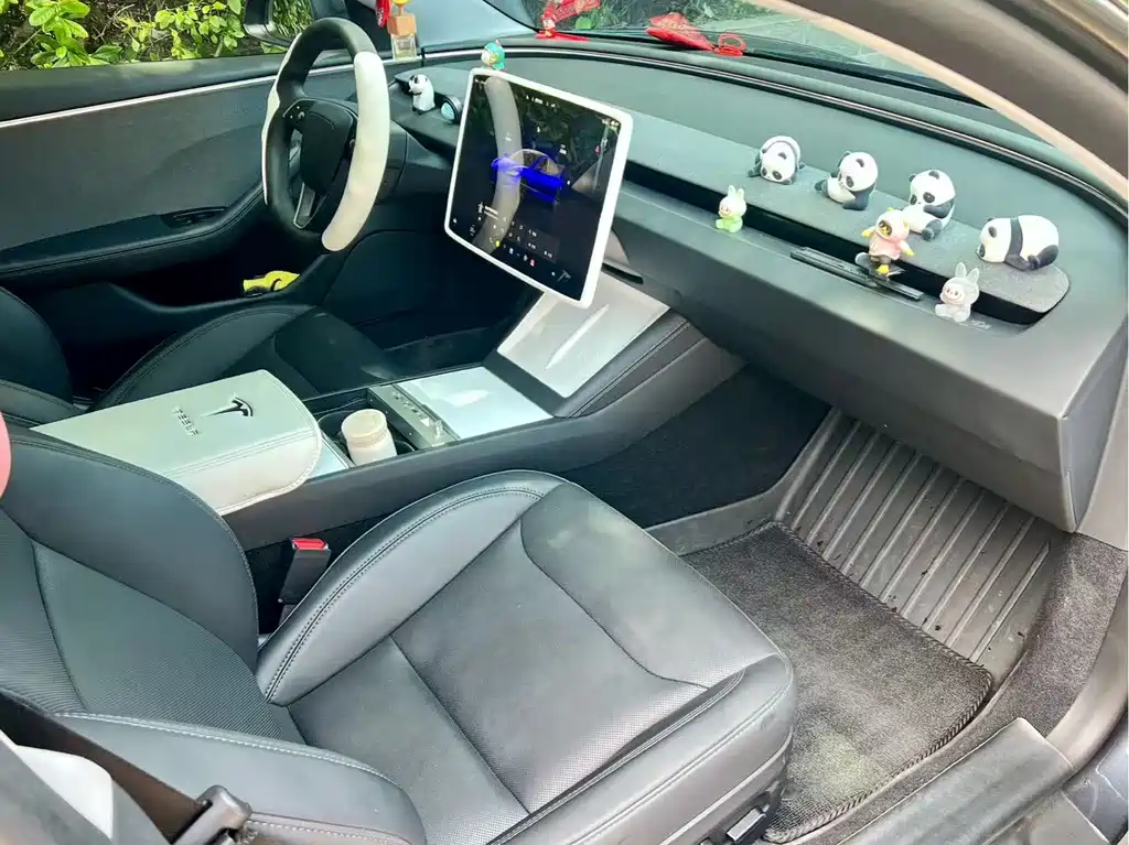 Tesla Model 3 — миниатюра 7