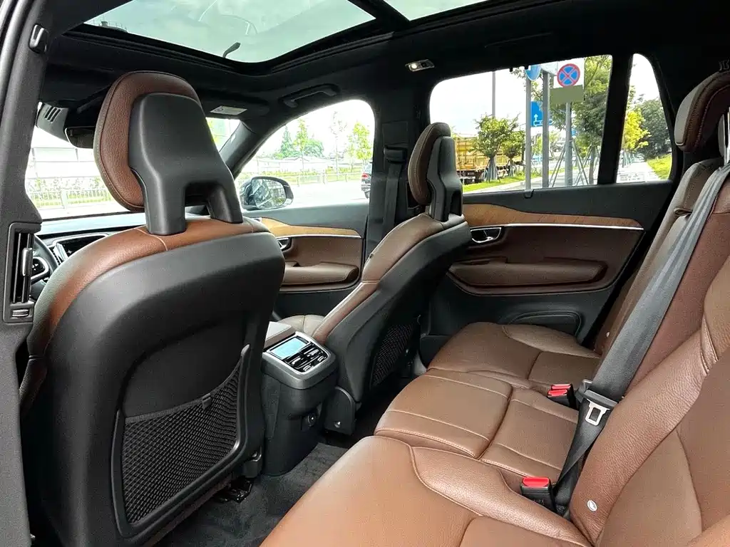 Volvo XC90 — миниатюра 9