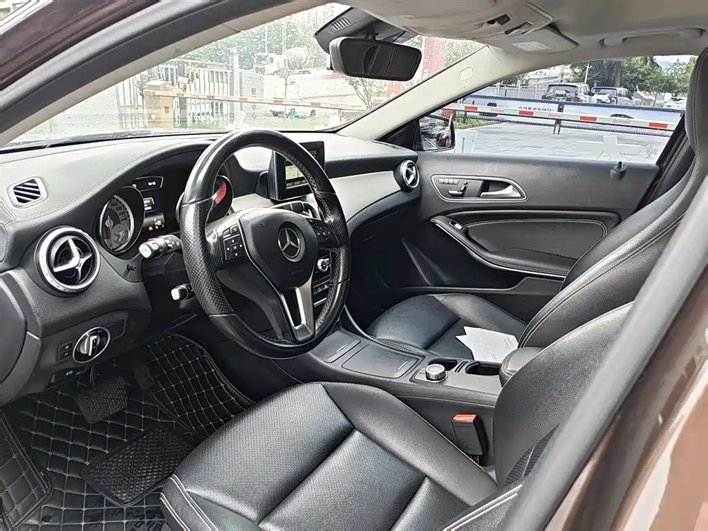Mercedes-Benz GLA 2015 GLA 220 4MATIC Luxury