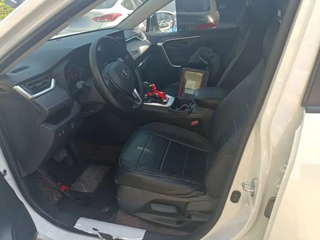 Toyota RAV4 — миниатюра 15