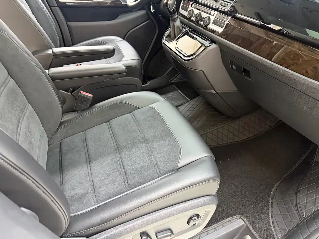 Volkswagen Multivan — миниатюра 18