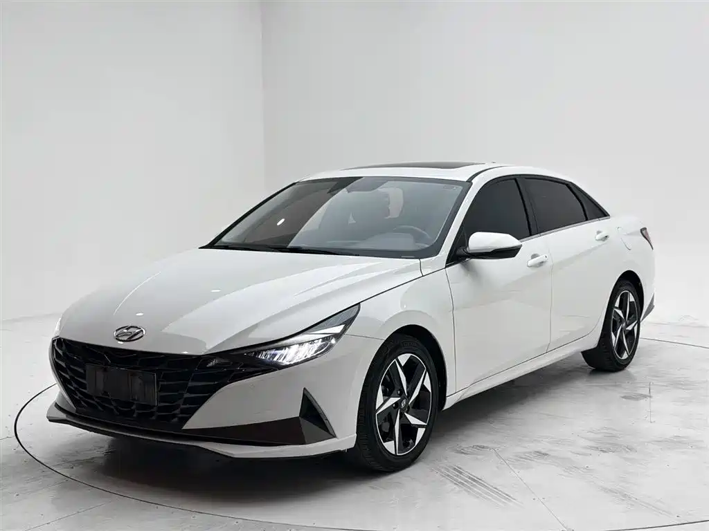 Hyundai Elantra 2022